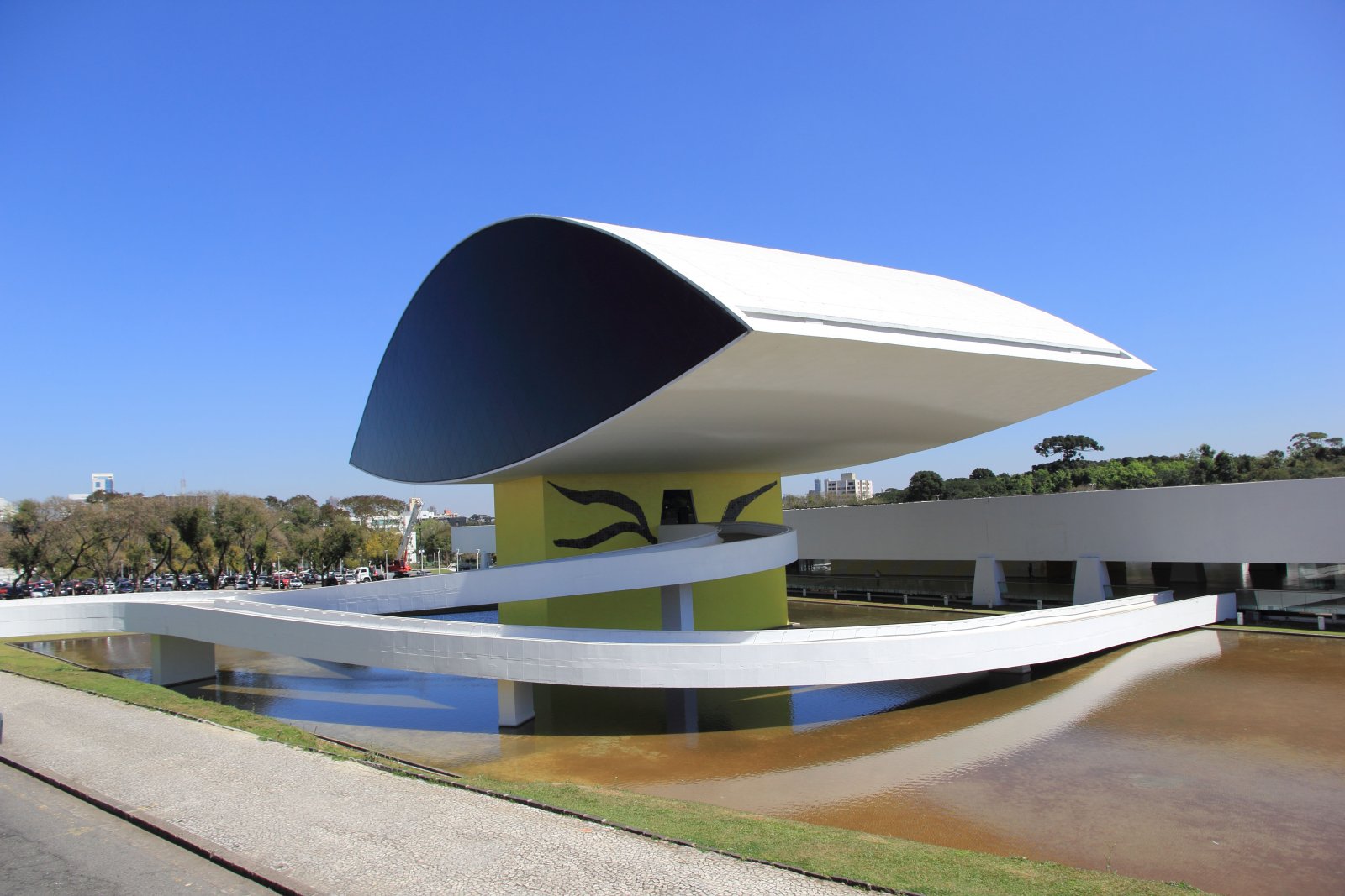 Musée Oscar Niemeyer - Curitiba | Secret World Trip Planner