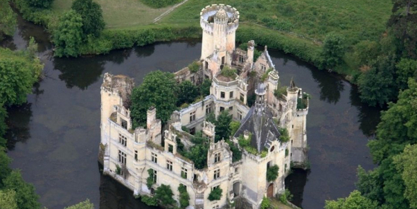 Château de La Mothe-Chandeniers — Les Trois-Moutiers