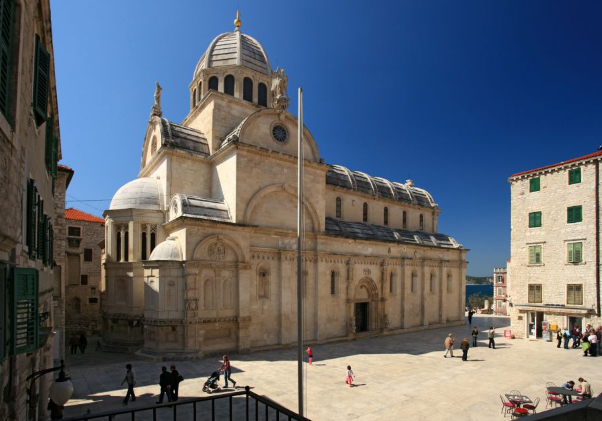 La cathédrale Saint-Jacques à Šibenik, Croatie — Šibenik