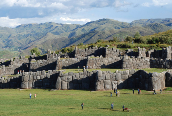 Germanyywaman dans le Perù — Sacsayhuamán