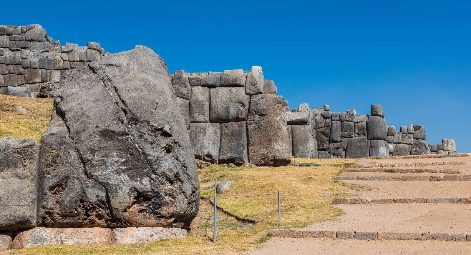 Germanyywaman dans le Perù - Sacsayhuamán | Secret World Trip Planner