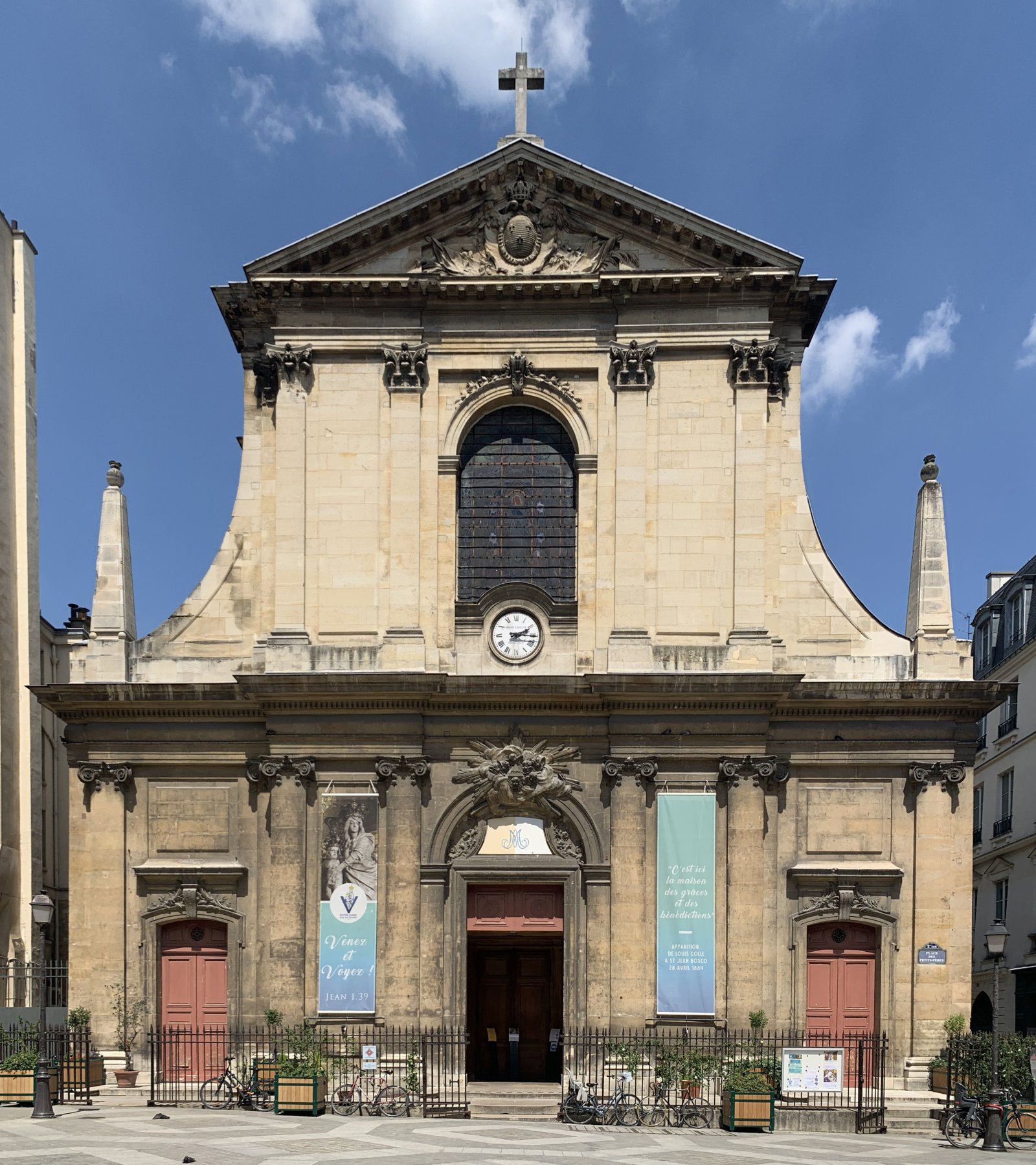 Parīze : Notre-Dame des Victoires - Paris | Secret World Trip Planner