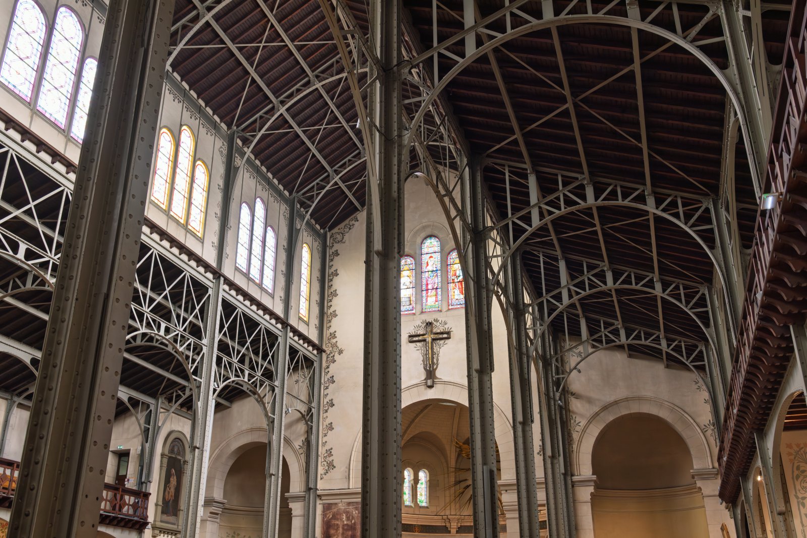 Vor Frue af arbejde - Paris | Secret World Trip Planner