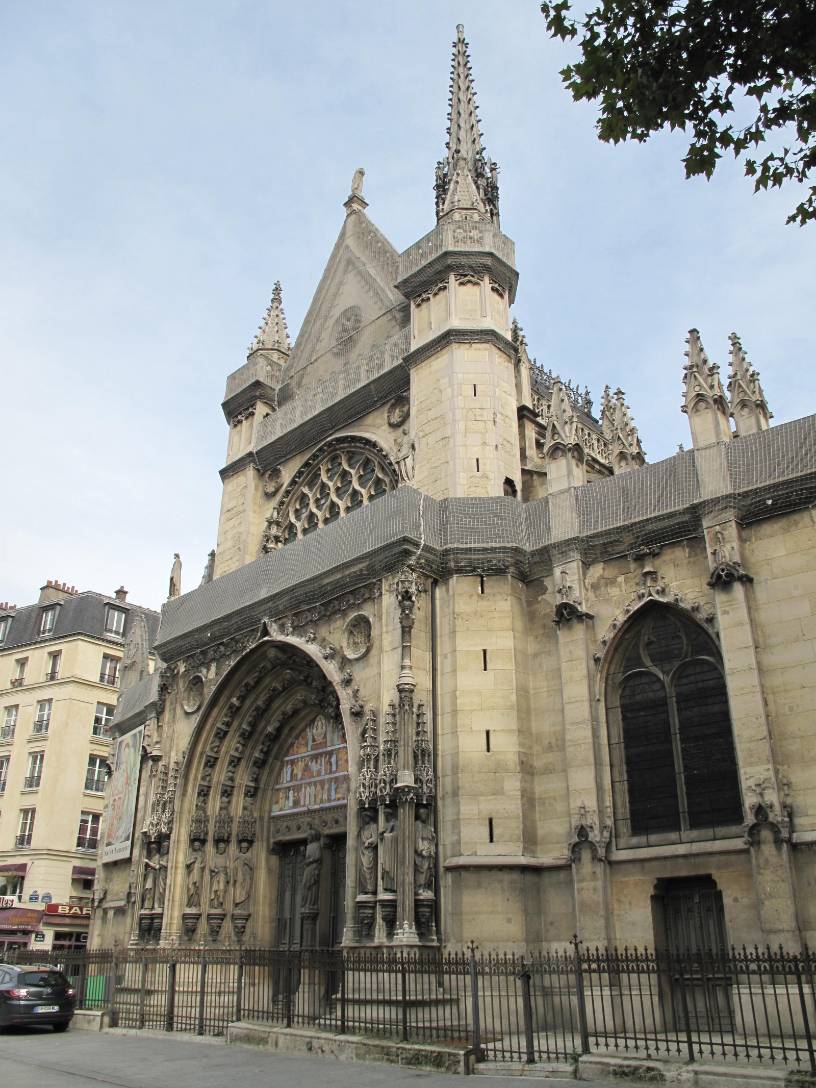 Paris och kyrkan Saint-Laurent - Paris-10E-Arrondissement | Secret World Trip Planner