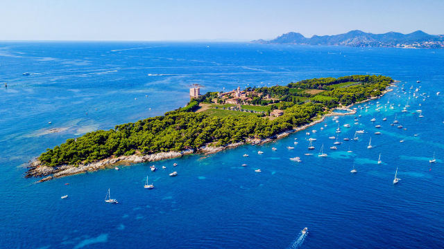 Sent-Marguerit oroli - Cannes | Secret World Trip Planner