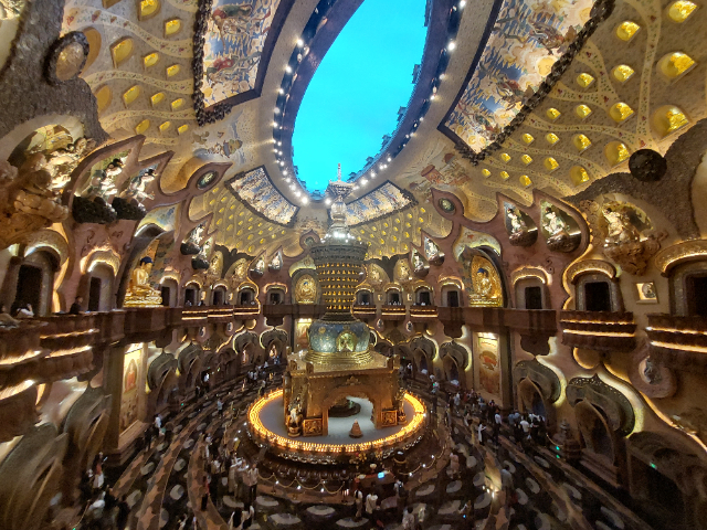 Usnisa Palace - Niushoushan Hongjuesi Tower | Secret World Trip Planner