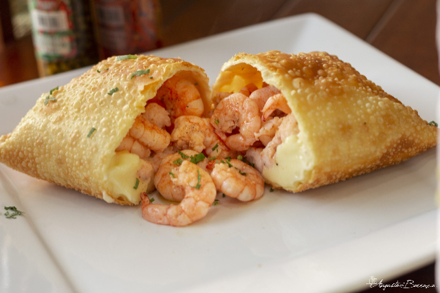 Gâteau aux crevettes - Praia Brava | Secret World Trip Planner
