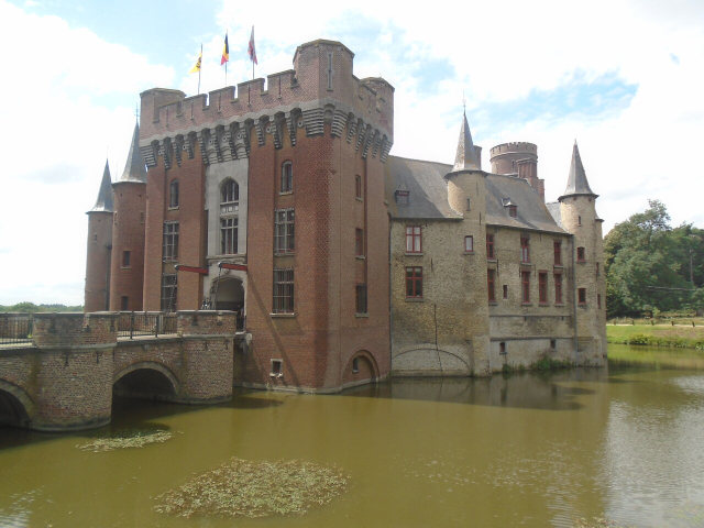 Wijnendale Castle - Torhout | Secret World Trip Planner