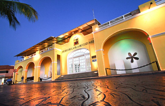 La Casa della Cultura - San Miguel de Cozumel | Secret World Trip Planner