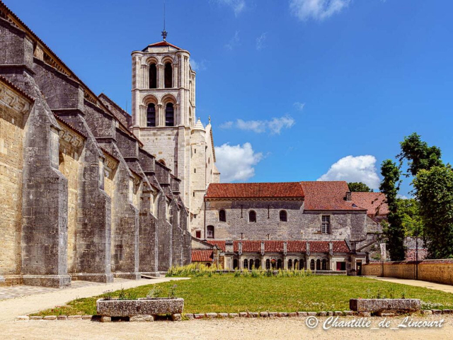 Basilica di Santa Maria Maddalena - Vézelay | Secret World Trip Planner