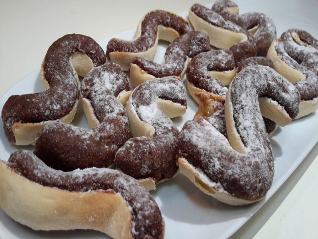 Ragusan mucatoli (or nucatoli) — Ragusa