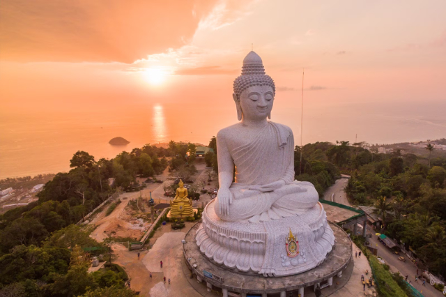 La Statua del Grande Buddha - Karon | Secret World Trip Planner