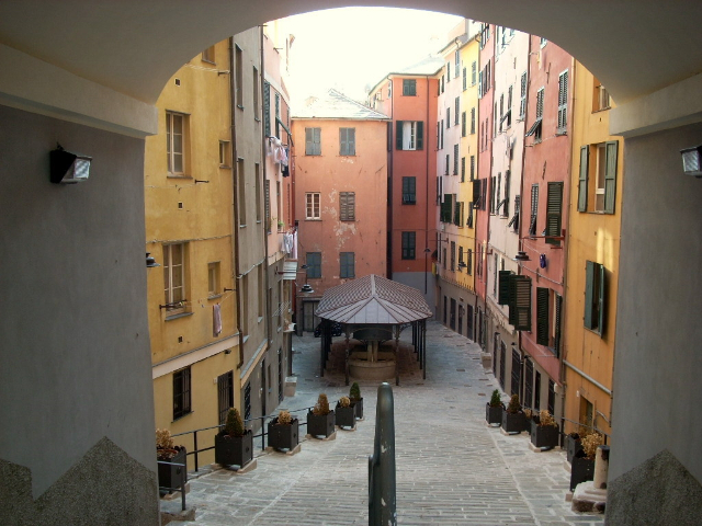 سانتا بریگیڈا کی رنگین ٹروگولی - Genova | Secret World Trip Planner