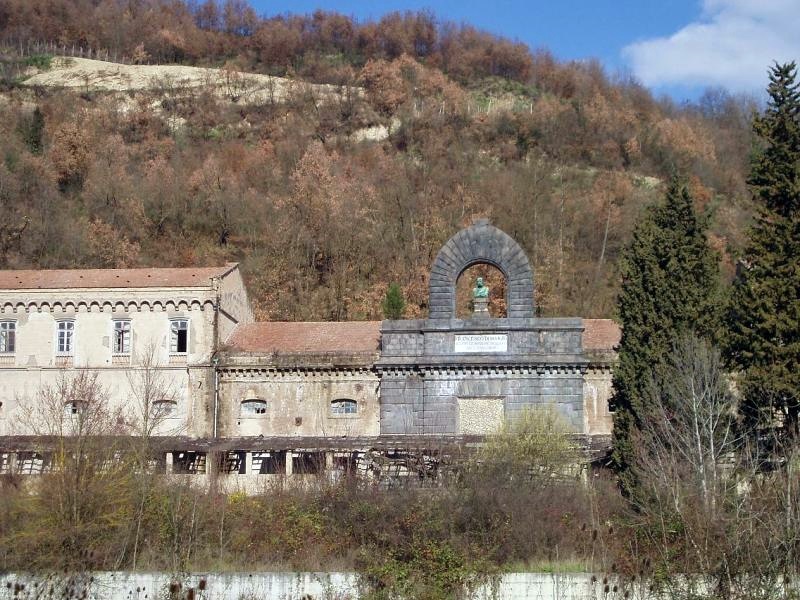 Staré bane na síru v Tufo - Tufo | Secret World Trip Planner