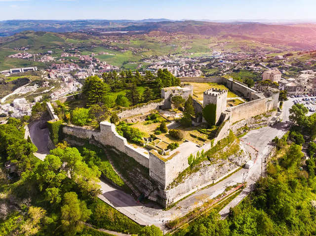 Castello di Lombardia — Enna