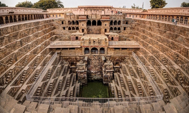 L'antico pozzo di Chand Baori - Bandikui | Secret World Trip Planner