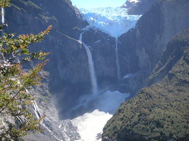 Il Parco Nazionale Queula e la cascata di ghiaccio - Aysén | Secret World Trip Planner