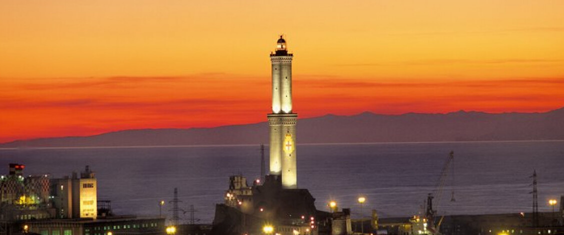 De Vuurtoren van Genua, genaamd Lanterna - Genova | Secret World Trip Planner