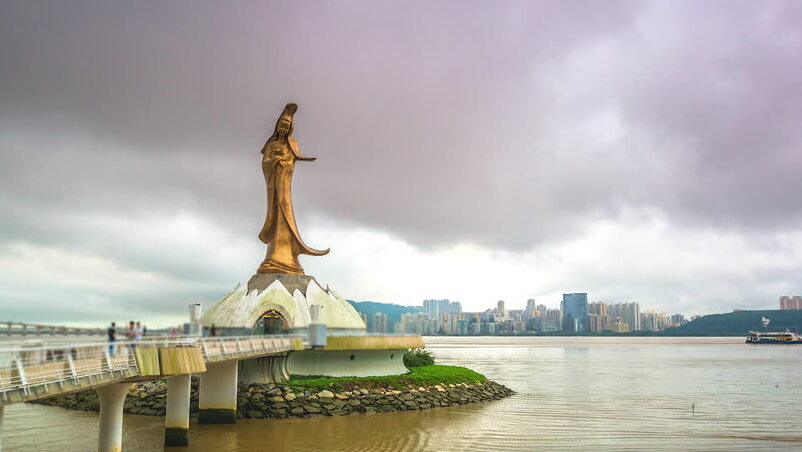 Macao | La statue de Guan Yin — 1101 Av. Dr. Sun Yat-Sen