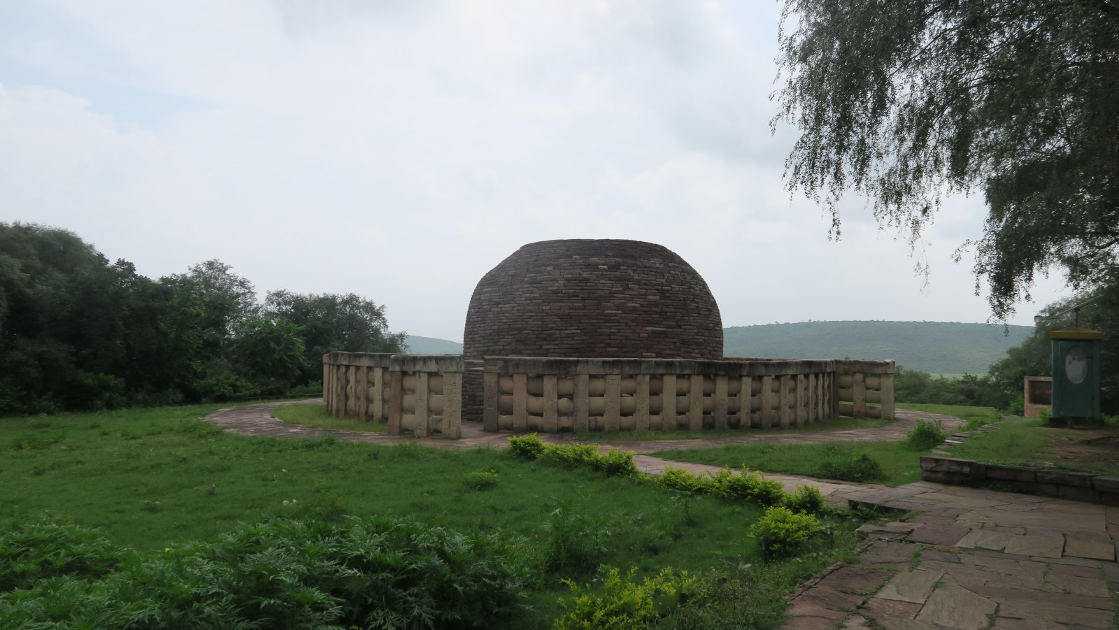 India | Sanchi stupa: The oldest stone structure - Sanchi | Secret World Trip Planner