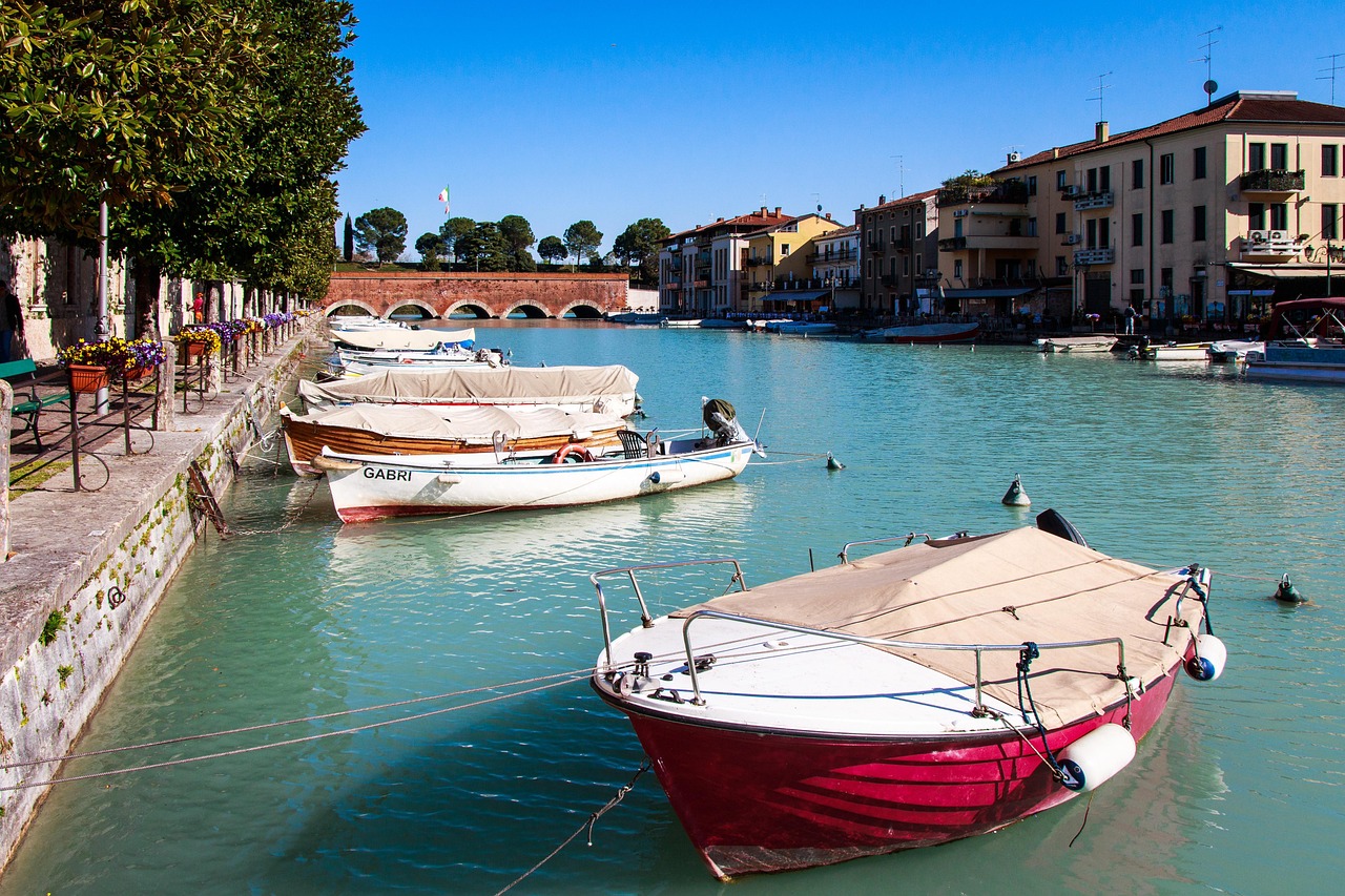 Peschiera ડેલ Garda અને તેની દિવાલો - Peschiera del Garda | Secret World Trip Planner
