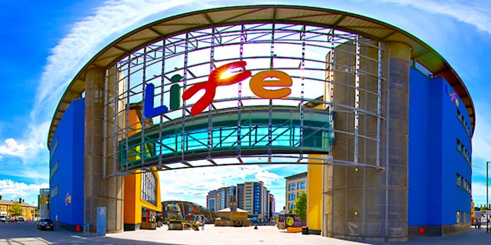 Centre des sciences de la vie — Life Science Centre Times Square