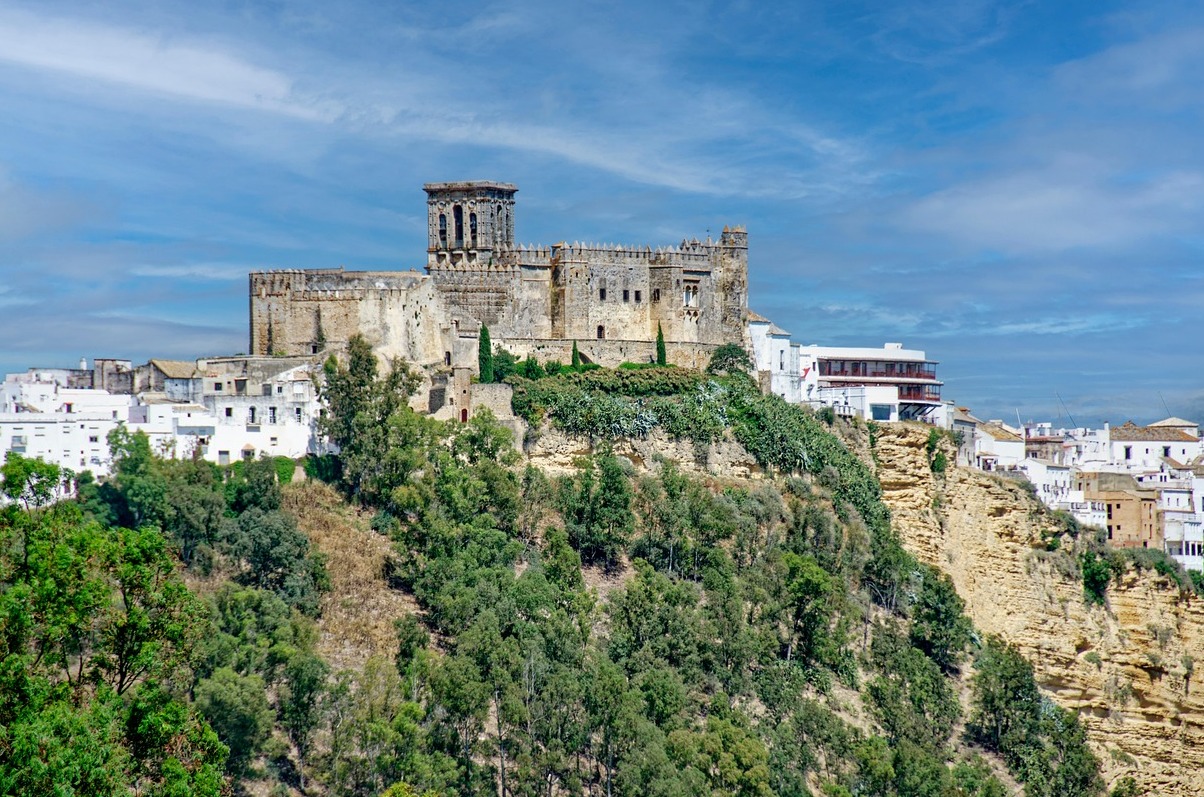Espagne | Arcos de la Frontera : une ville de falaise près de Cadix - Arcos de la Frontera | Secret World Trip Planner