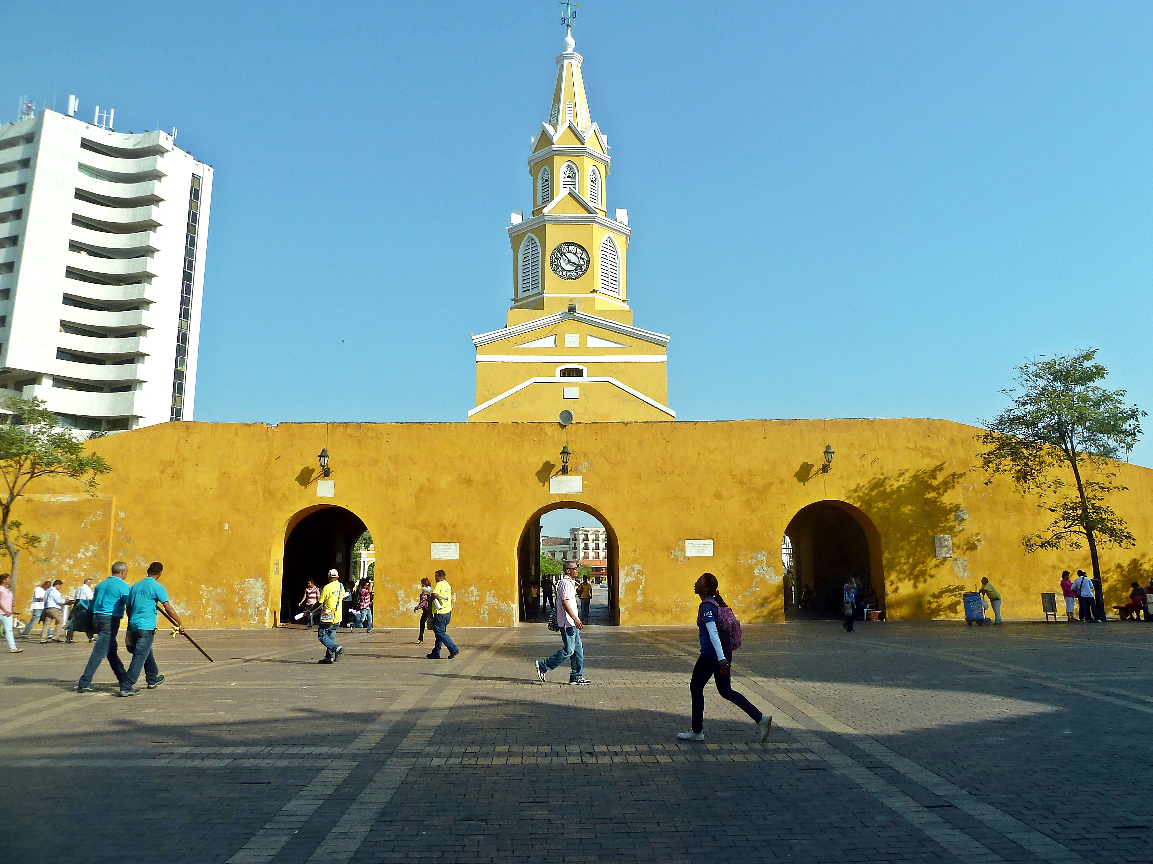Cartagena | Porte de la tour de l'horloge - Cartagena | Secret World Trip Planner