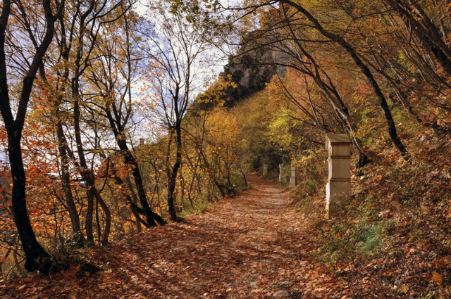 Eremo di san Cataldo - 62024 Esanatoglia MC | Secret World Trip Planner