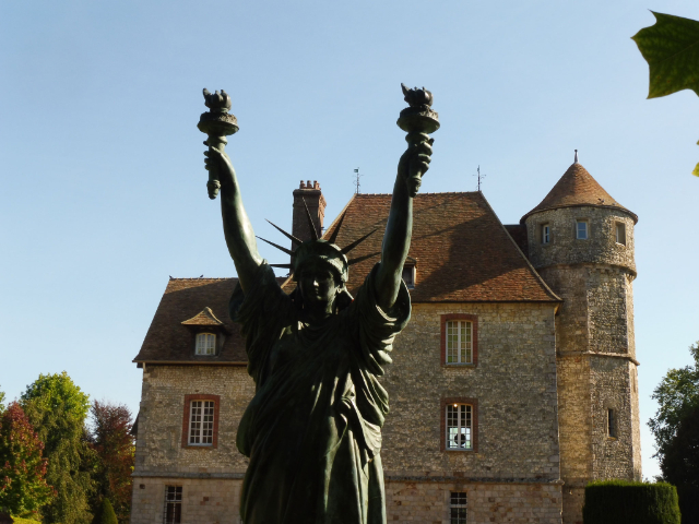 Dali's Statue of Liberty - Vascœuil | Secret World Trip Planner