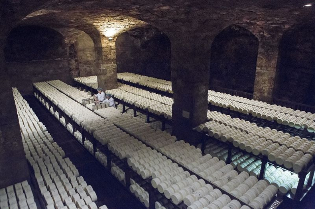 le grotte del formaggio Roquefort - Roquefort-sur-Soulzon | Secret World Trip Planner