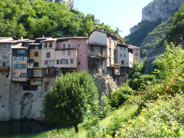 Pont-en-Royans e le Case Sospese - Pont-en-Royans | Secret World Trip Planner