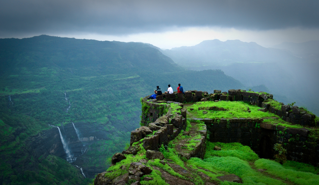 Maharashtra : Le fort de Manaranjan - Trek to Rajmachi Village | Secret World Trip Planner