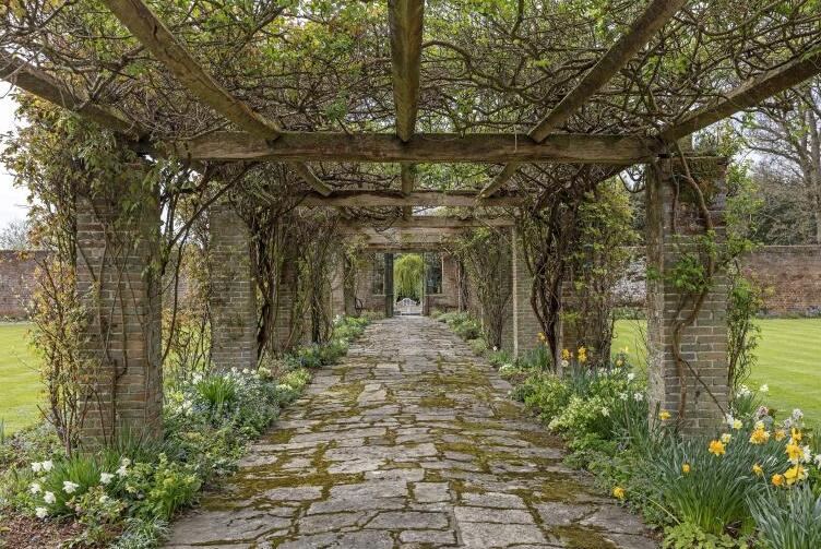 Kent| Hodgson Burnett' : le jardin du Great Maytham Hall — Rolvenden Layne