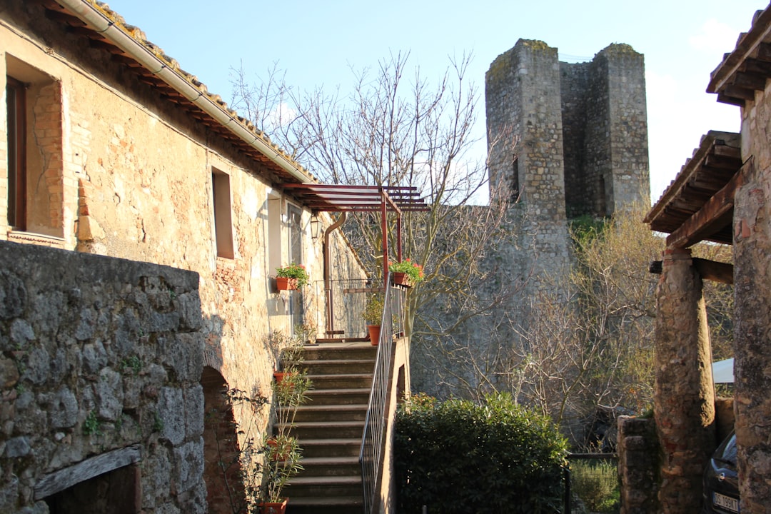 Monteriggioni, harrigarri Bat herritik gertu Siena - Monteriggioni | Secret World Trip Planner
