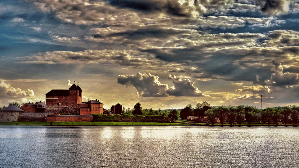 Hämeenlinna on lake of Vanajavesi — Hämeenlinna