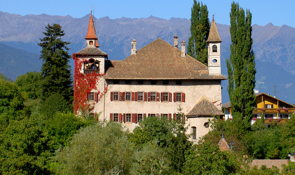 Château de Fahlburg ou château de la vallée - Prissian | Secret World Trip Planner
