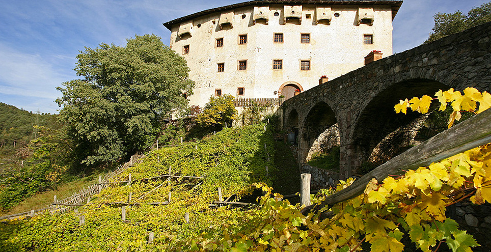 Château des Katzenzungen ou château des Chats à Prissiano - Prissiano | Secret World Trip Planner