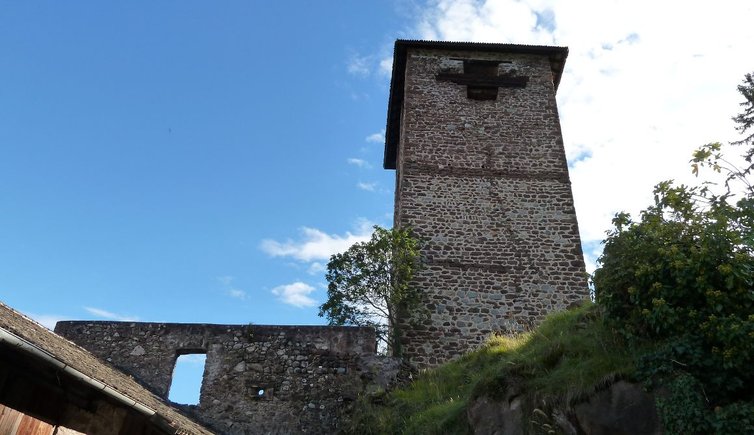 Burg Payrsberg ou château de Bavaro à Nalles - 1 | Secret World Trip Planner