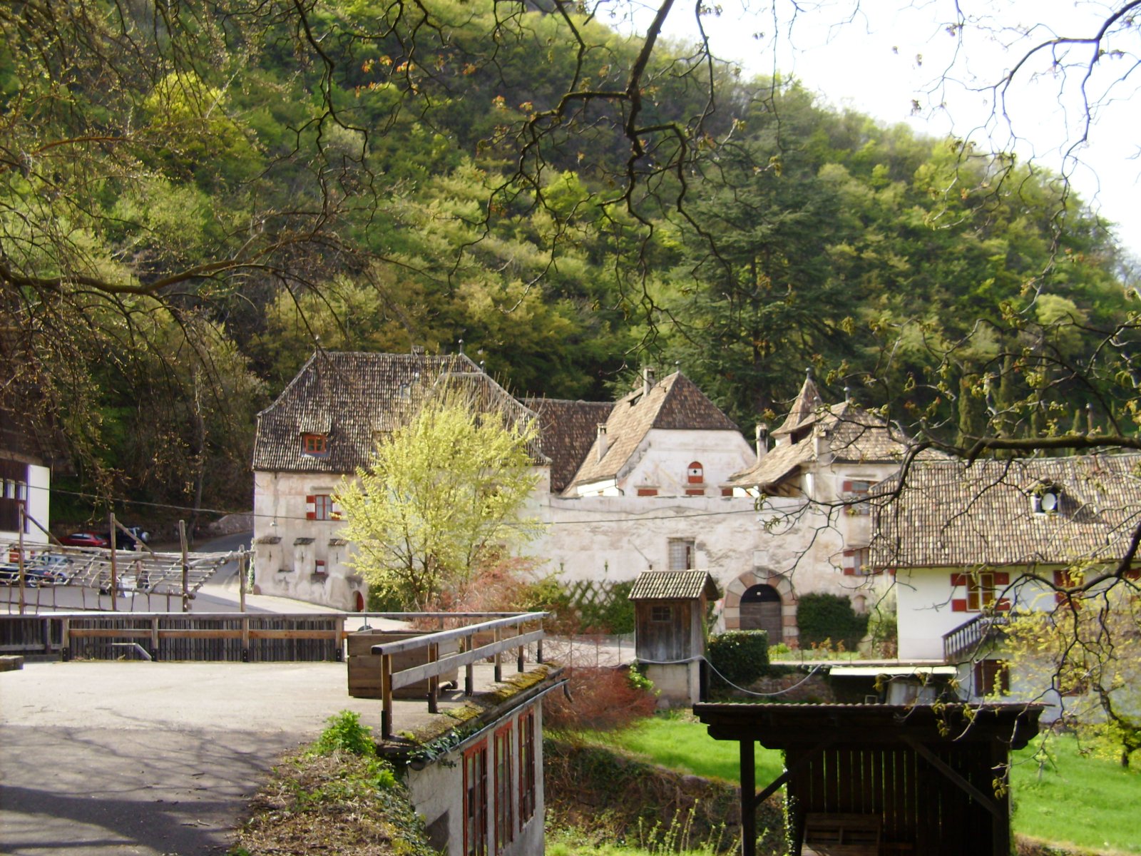 Schwanburg ou château des cygnes - Nalles | Secret World Trip Planner
