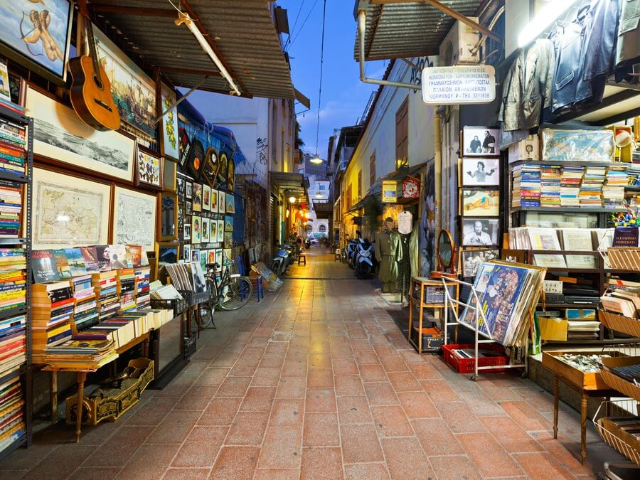Monastiraki Flea Market: A Shopper's Paradise - Athina | Secret World Trip Planner