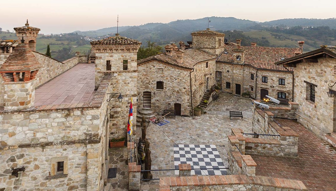Votigno di Canossa ed il piccolo Tempio Buddista - Votigno di Canossa | Secret World Trip Planner