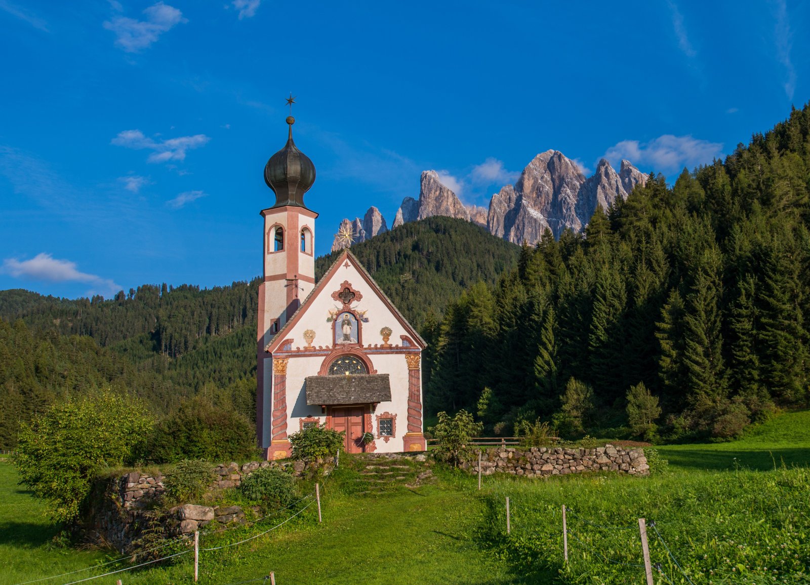 Dolomites | Kisha E San Giovanni në Ranui - 2 | Secret World Trip Planner