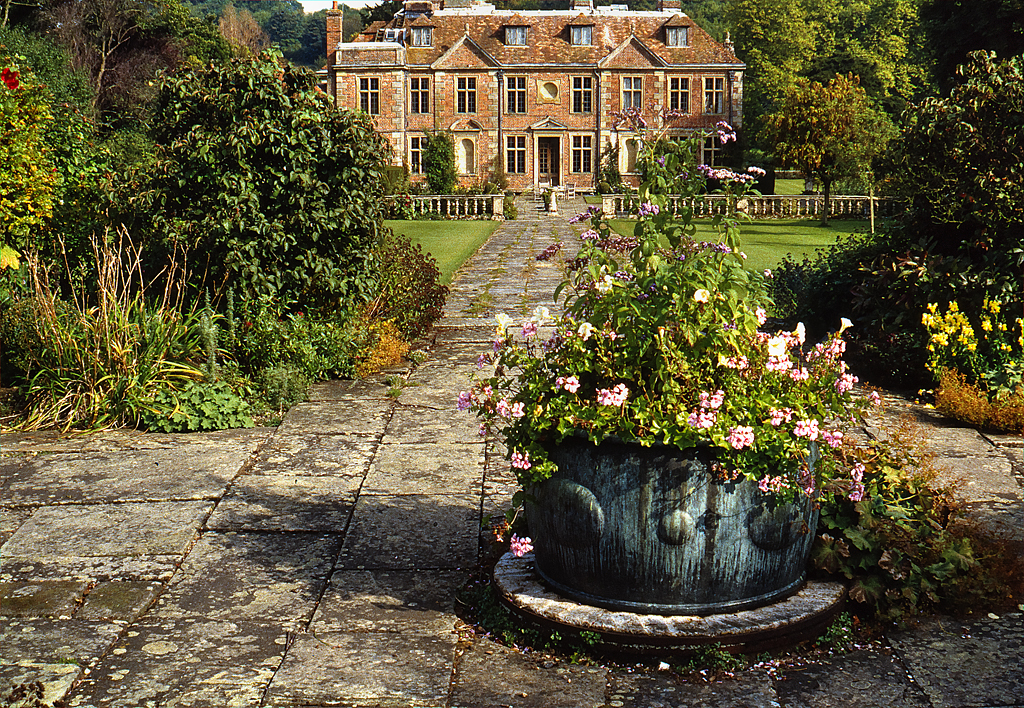 The amazing Gardend of Heale House - Middle Woodford | Secret World Trip Planner