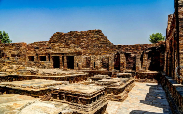 Monastère de Takht-i-Bahi - Takht Bhai | Secret World Trip Planner