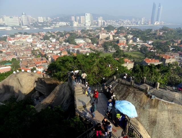 Vista panoramica di Gulangyu dalla Roccia del Sole - Xia Men Shi | Secret World Trip Planner