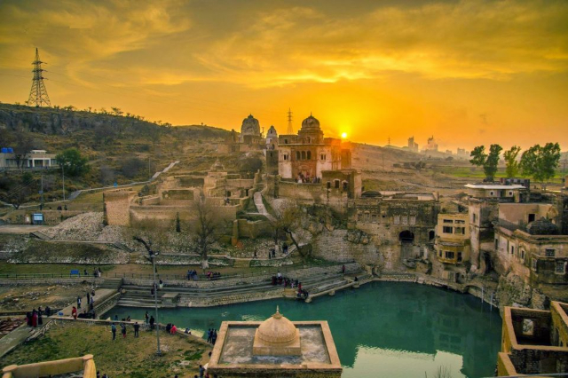 Il complesso del tempio di Katas Raj - Katas | Secret World Trip Planner