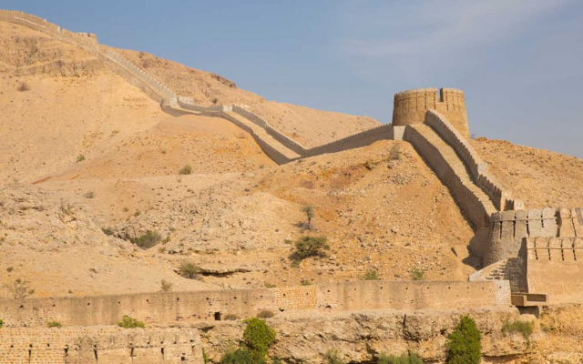 Grande Muraille du Sindh - Karchat | Secret World Trip Planner