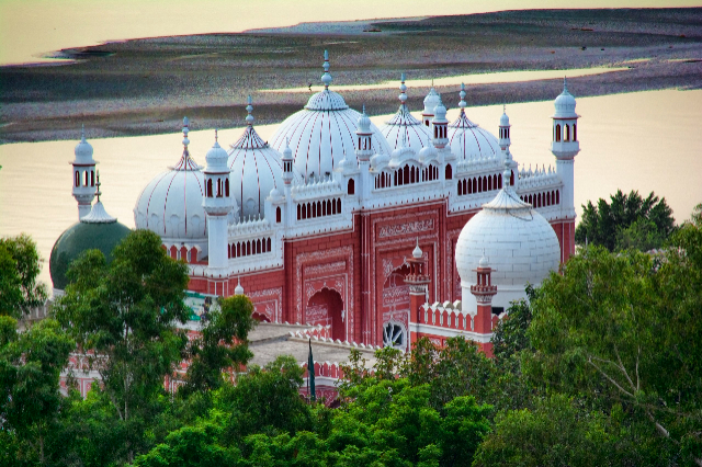 La tombe de Hazrat Peer Shah Burhan Udin - Chiniot | Secret World Trip Planner