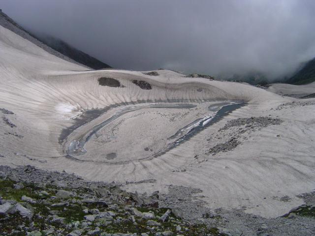 Le lac Ansoo : Une goutte de tranquillité dans l'Himalaya - Mansehra | Secret World Trip Planner